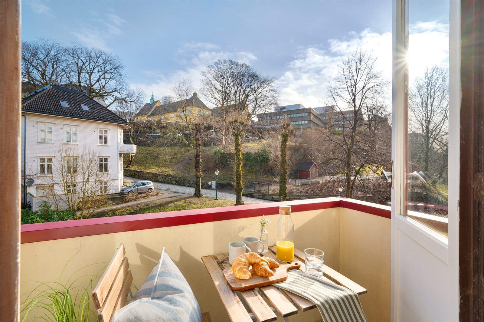 - Leiligheten ligger i byggets 5. etasje og har et BRA-i på 52 m² - Galleribilde