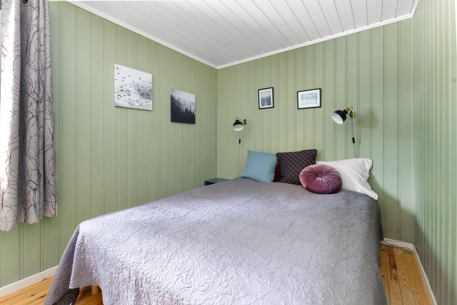 Hytta har i dag fem sengeplasser fordelt på tre soverom. Galleribilde