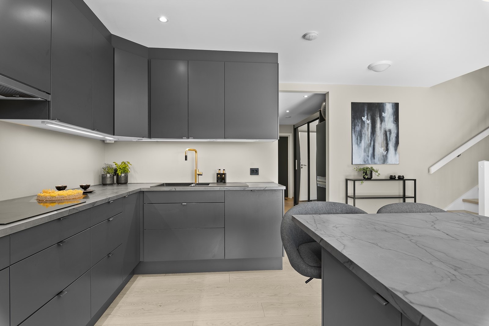 Boligen har vannbåren gulvvarme i hele førsteetasje Galleribilde