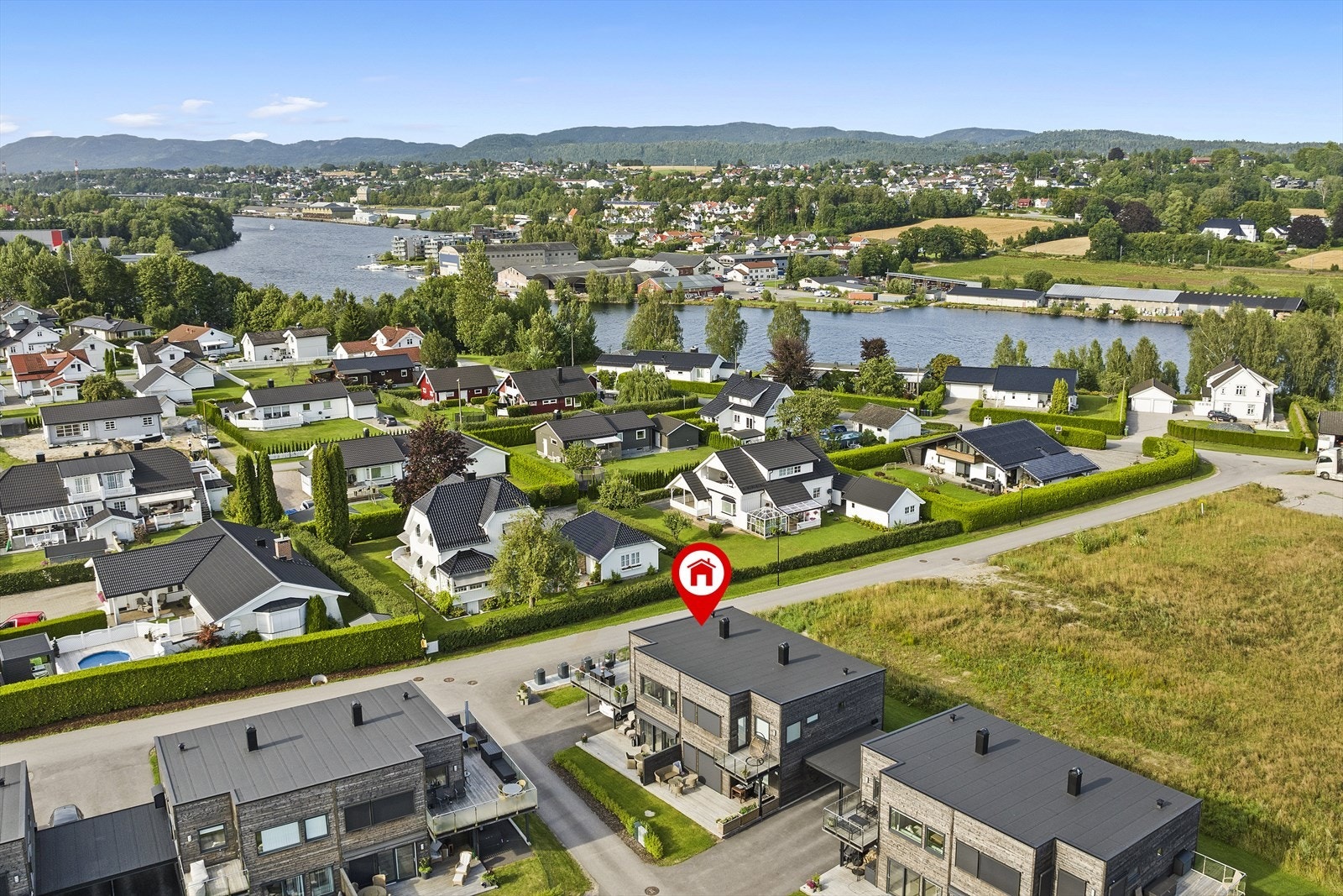 God beliggenhet mellom Skien og Porsgrunn Galleribilde