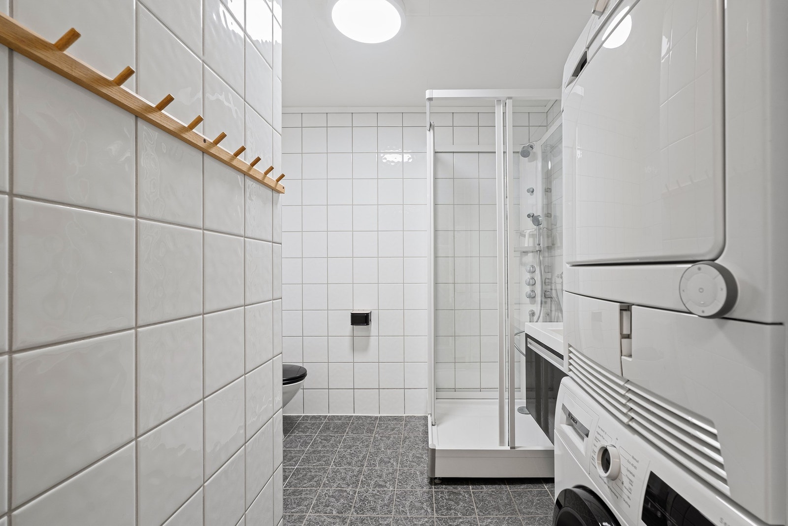 Badet fremstår lettstelt og oversiktlig. Galleribilde