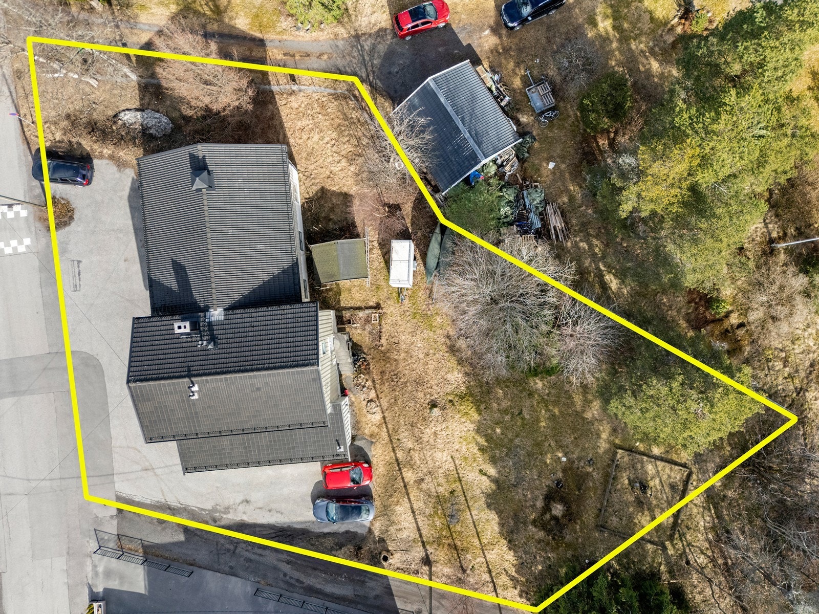 Tomtegrensen er markert for å vise eiendommens omfang. (Noe avvik kan forekomme) Galleribilde