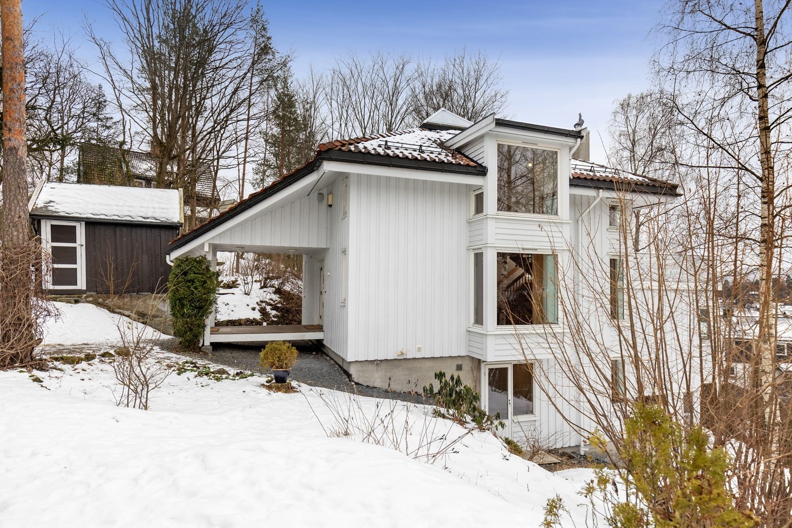 Velkommen til Gamle Drammensvei 129A - Presentert av Eiendomsmegler Lene Martinsen v/DNB Eiendom. Galleribilde