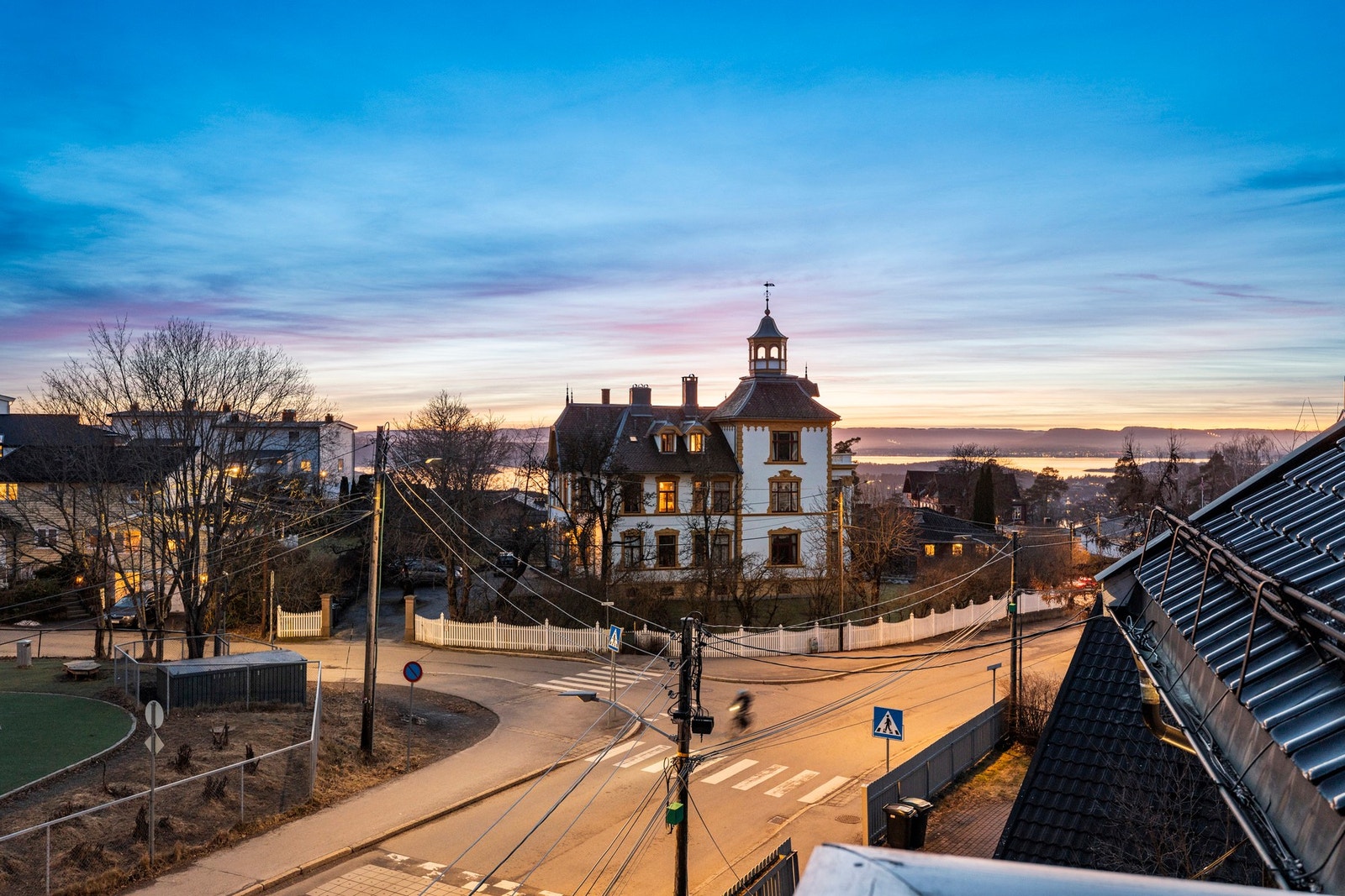 Boligen har hele 3 balkonger på totalt 15 m². Galleribilde
