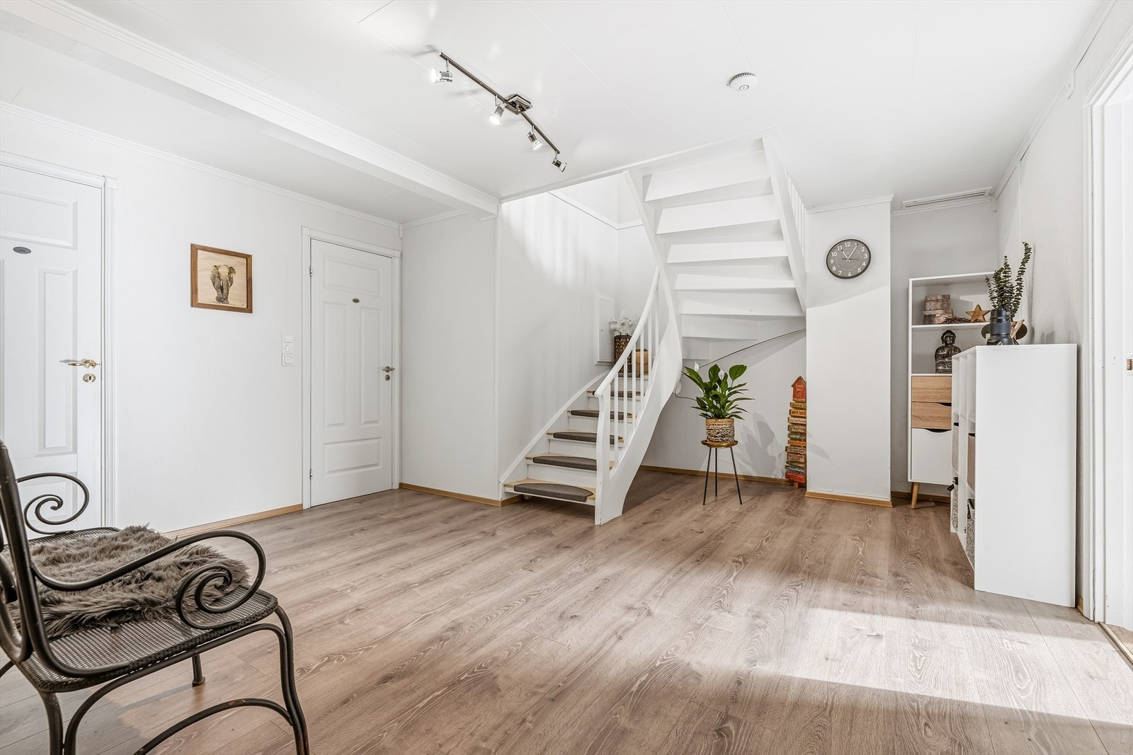 Lys og romslig hall Galleribilde