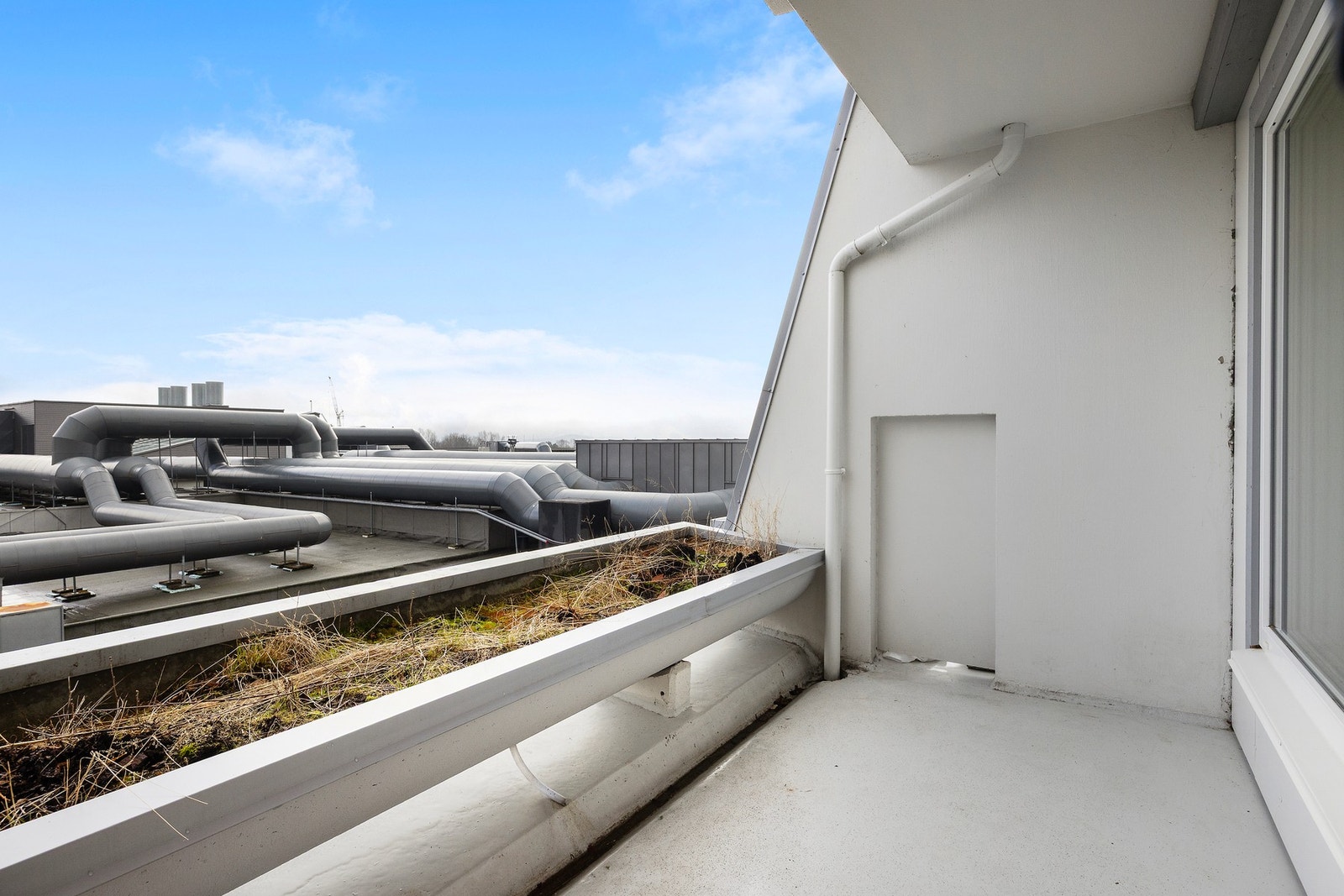 En sjarmerende plantekasse for hageentusiaster eller for deg som drømmer om din egen urtehage. Galleribilde