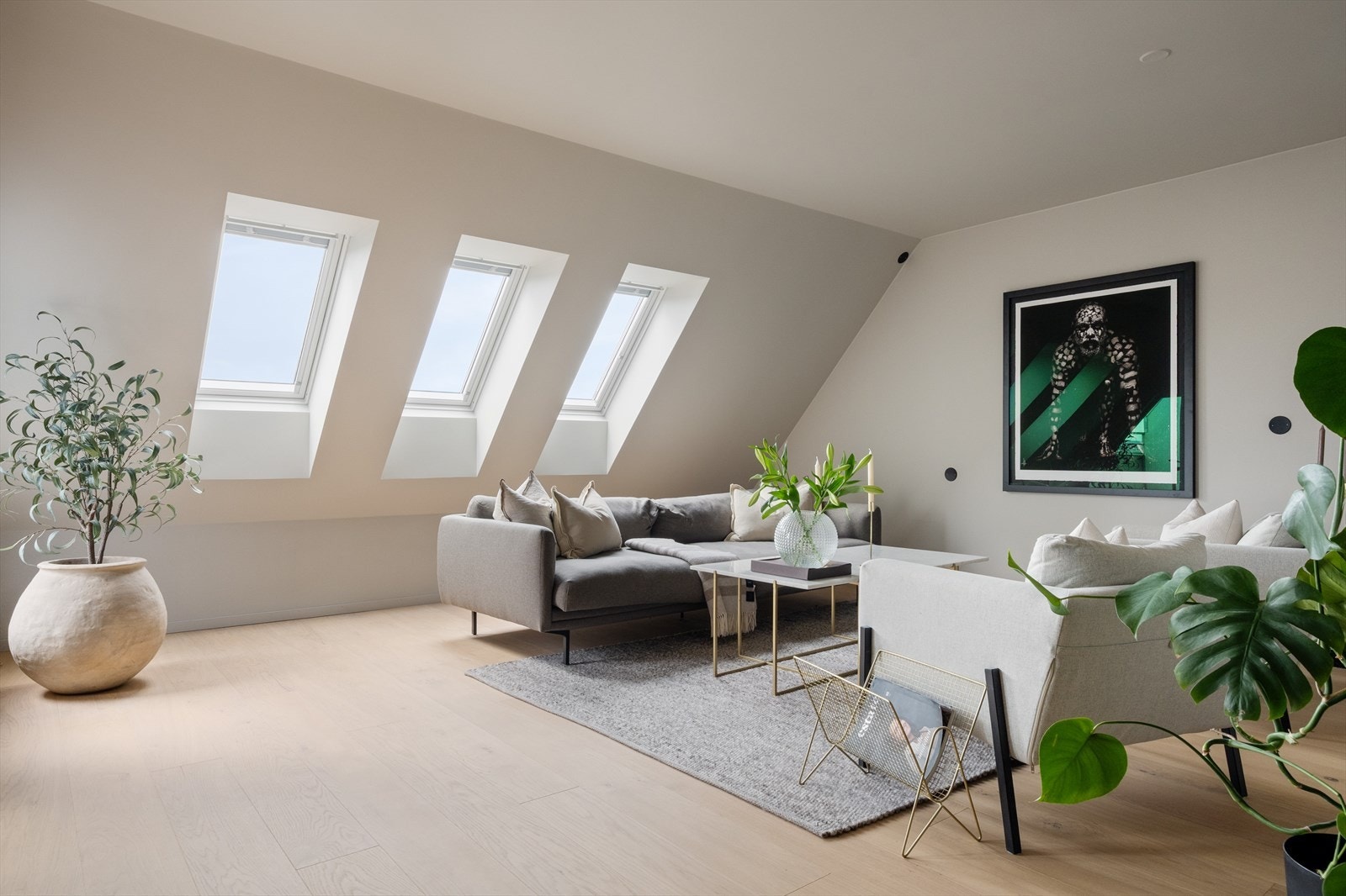 Leiligheten ble pusset opp i 2022 med gjennomgående gode kvaliteter. Galleribilde