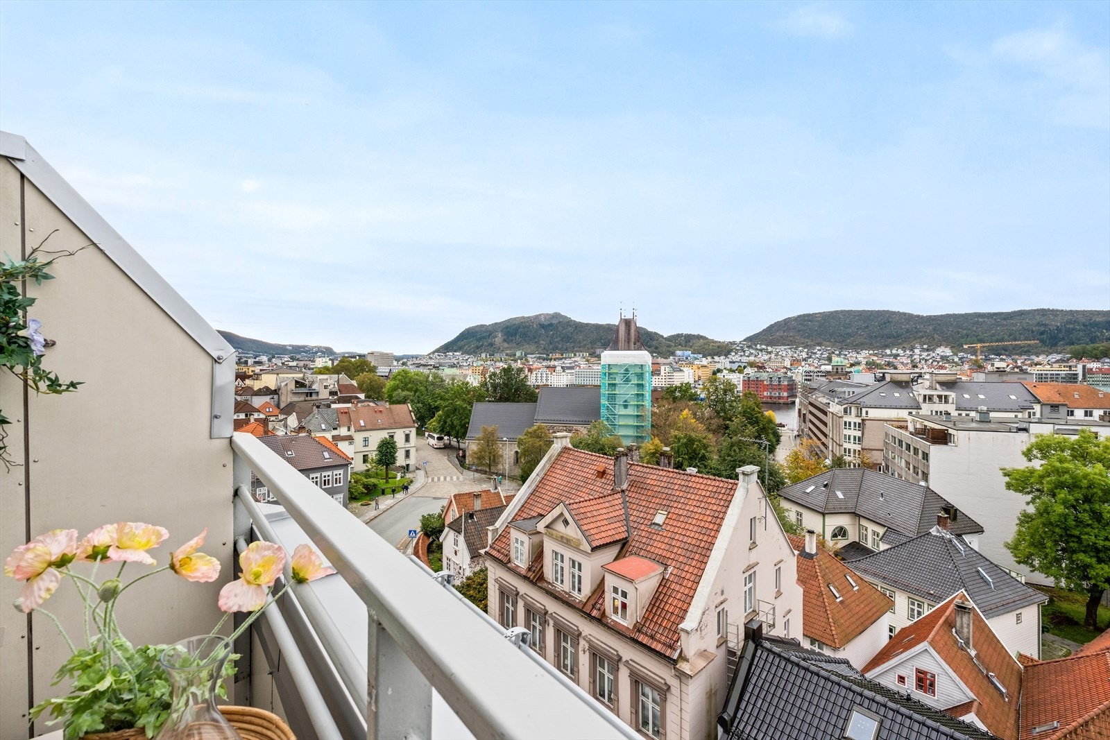 Utsikt i retning sentrum (Mariakirken i midten). Galleribilde