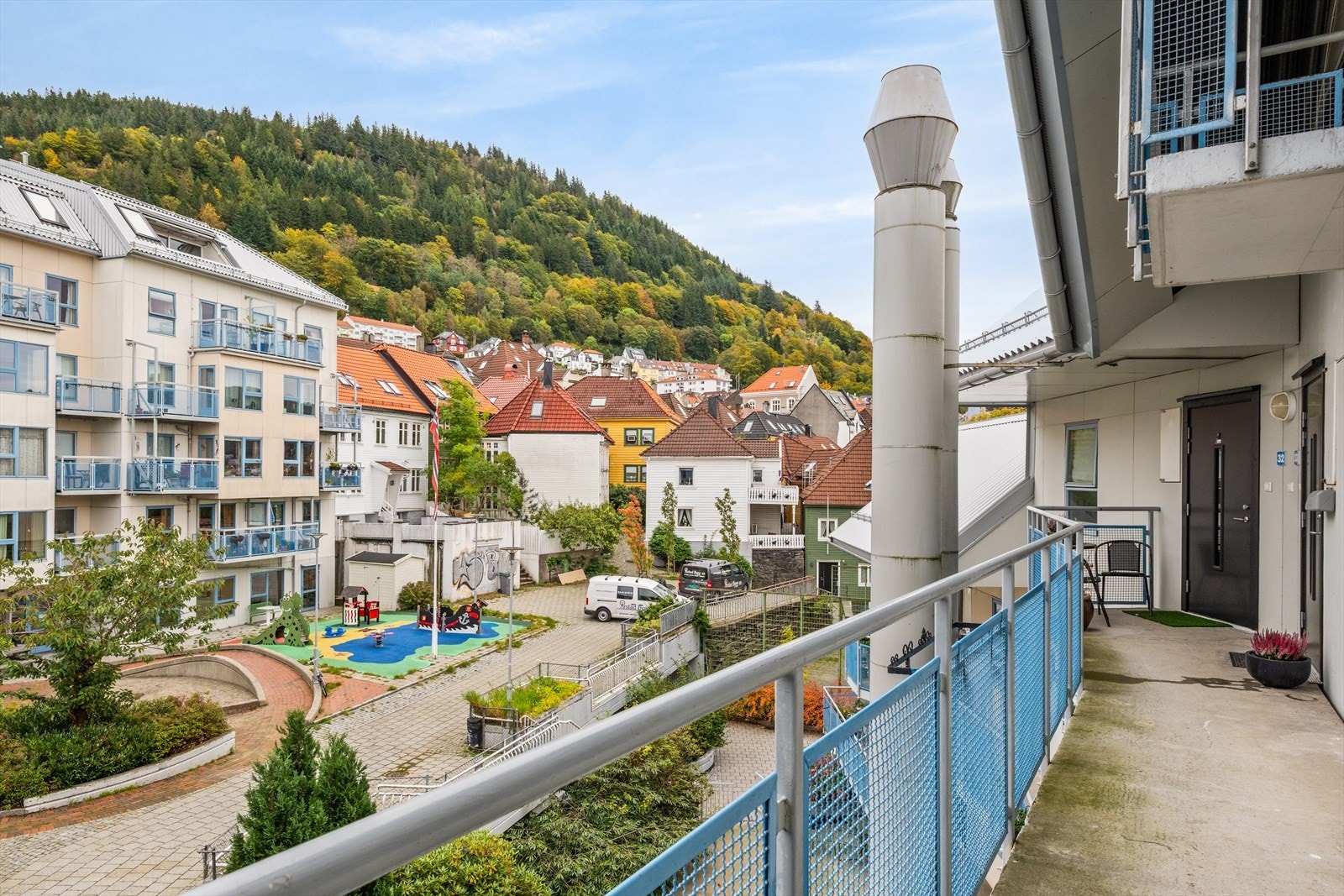 Fin intern beliggenhet i laget. Det er kun én leilighet forbi denne og ingen leilighet over. Galleribilde