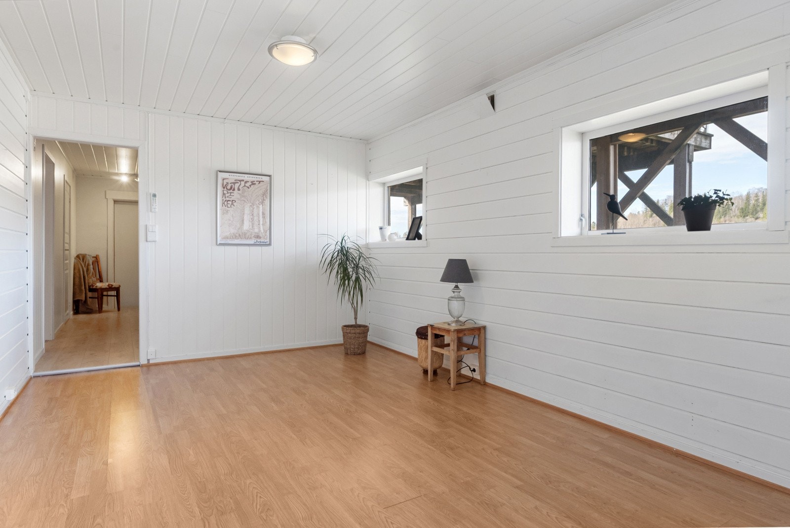 Ved å sette inn trapp kan man benytte hele boligen selv. Innredet leilighet i sokkel er ikke byggemeldt og eller godkjent. Galleribilde
