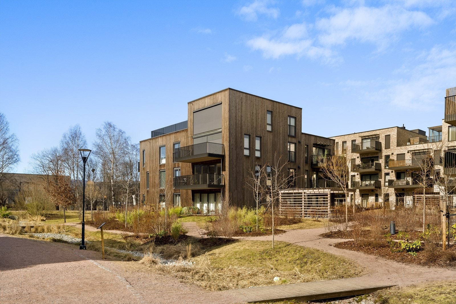 Lekker fasade og pent opparbeidede fellesarealer! Galleribilde