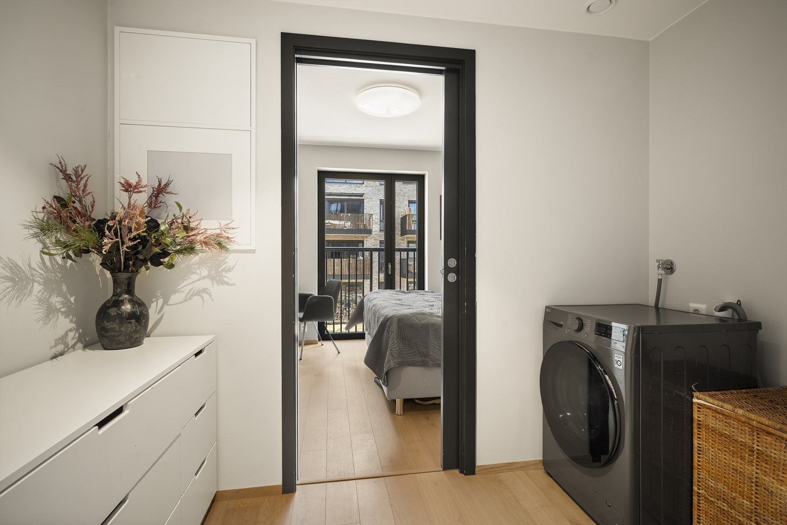 Et praktisk vaskerom, kan evt. gjøres om til et walk-in-closet! Galleribilde
