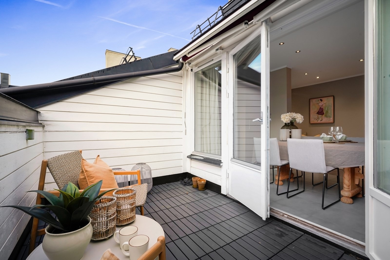 Flott, skjermet og solrik takterrasse på ca. 8 kvm vendt mot syd. Galleribilde