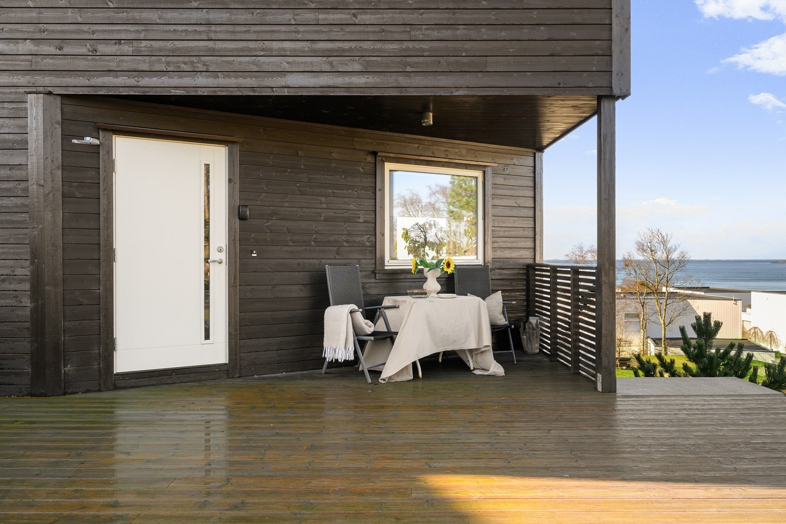 Her har man sol fra morgen til formiddag. Galleribilde