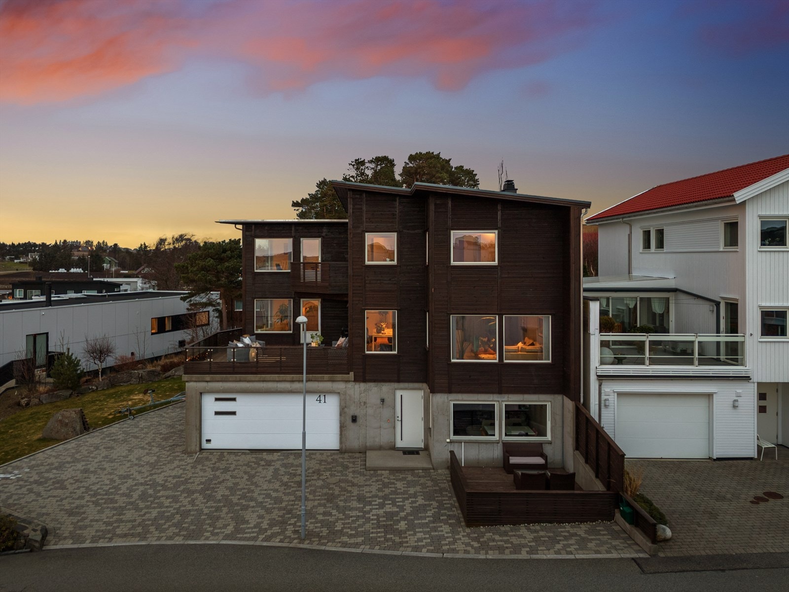 Beliggenheten gir en fin balanse mellom landlige omgivelser og nærhet til byens fasiliteter. Galleribilde