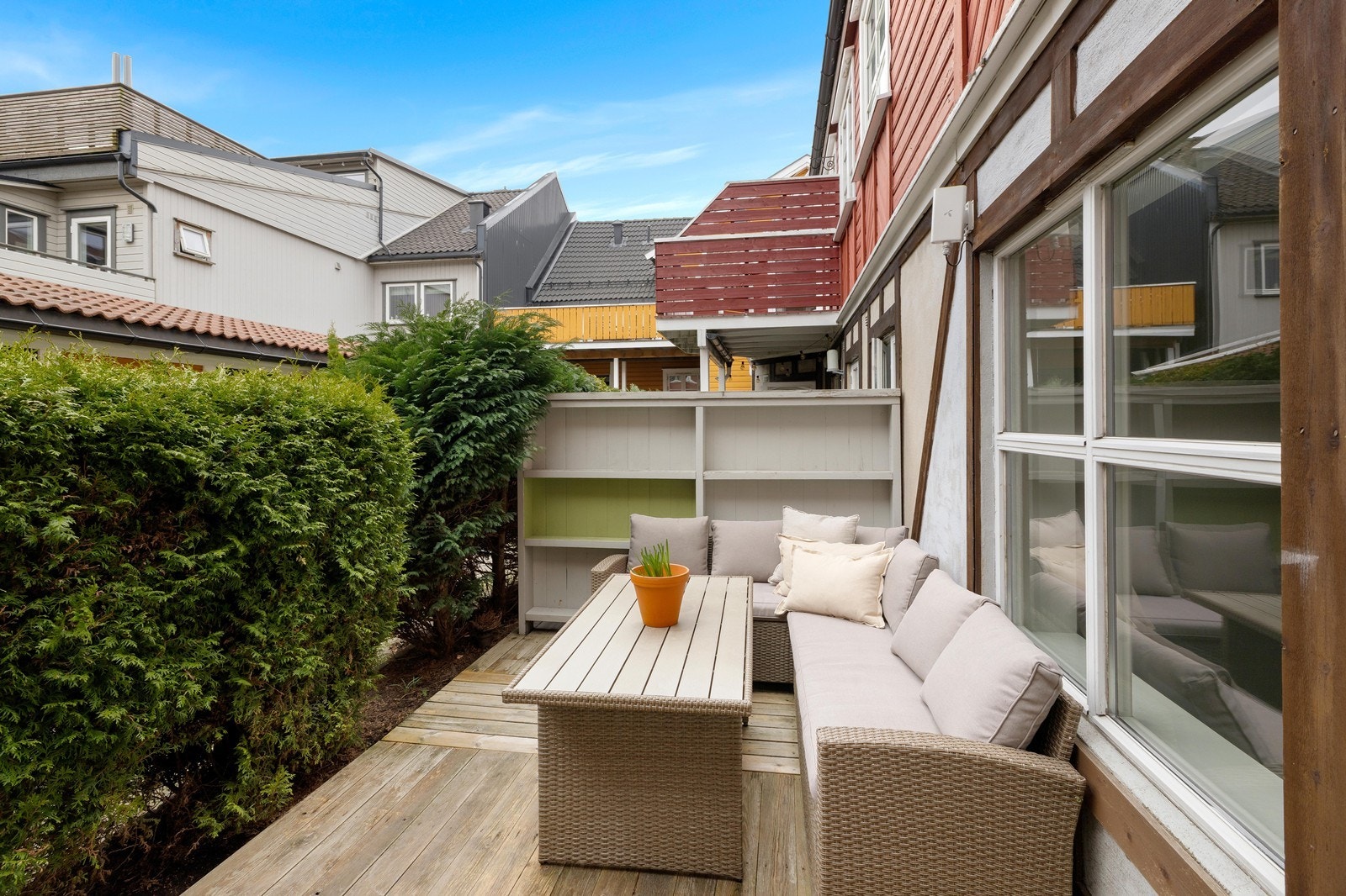 Uteplass inn mot rolig bakgård Galleribilde