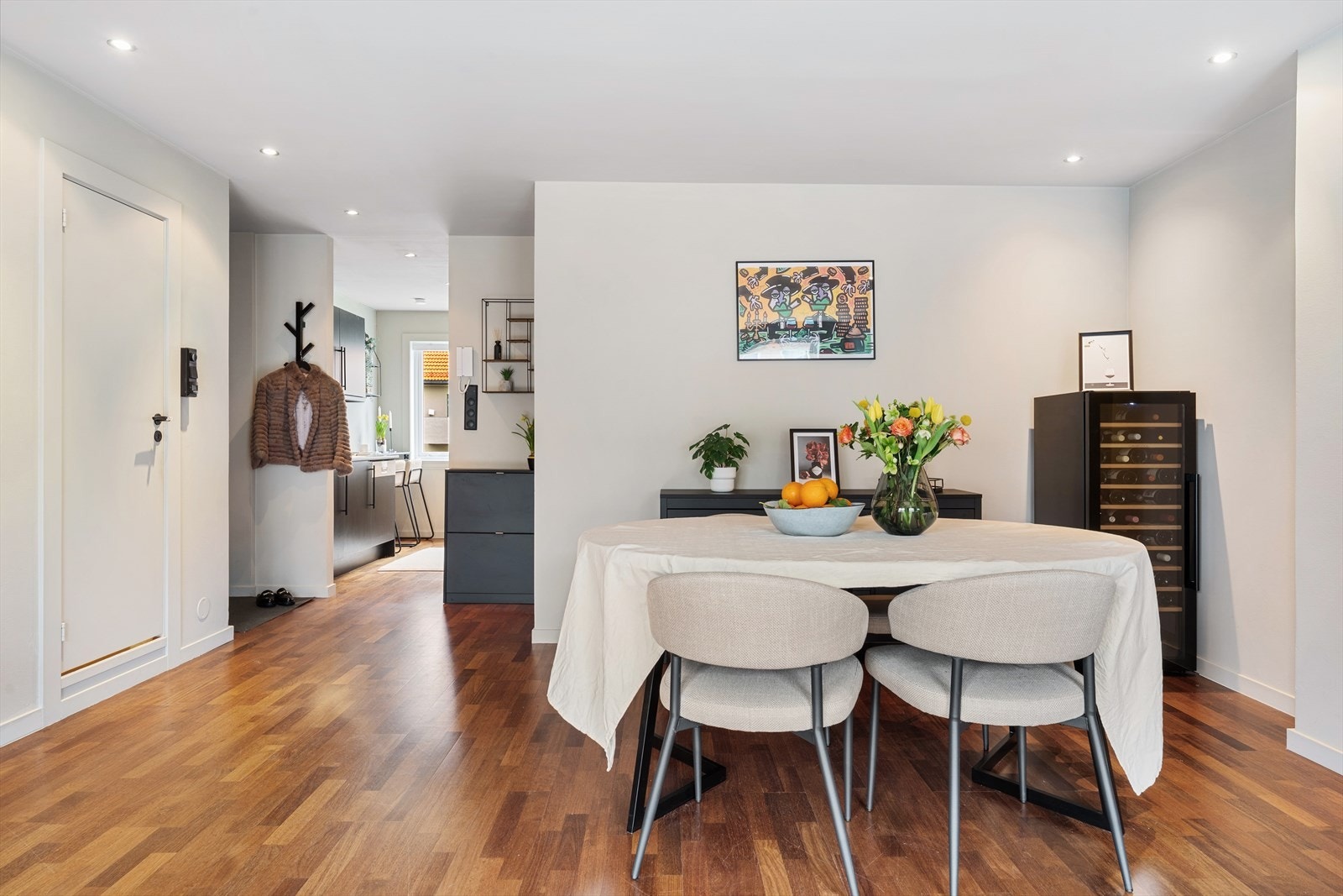 Kjøkkenet i nærhet til spiseavdelingen Galleribilde