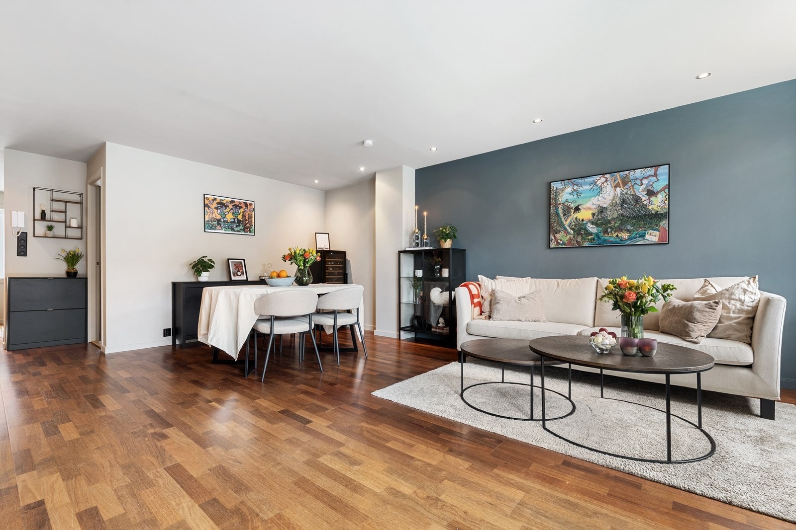 På gulvet er det parkett. Galleribilde