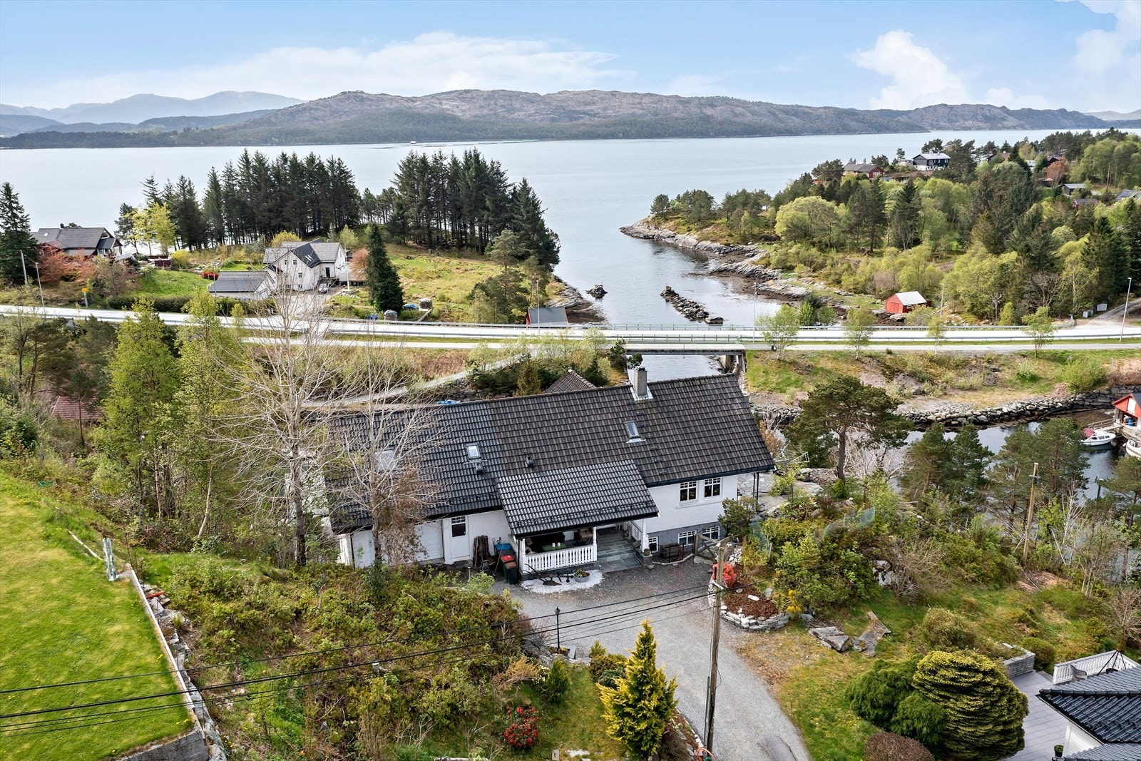 Enebolig på utsiktstomt Galleribilde