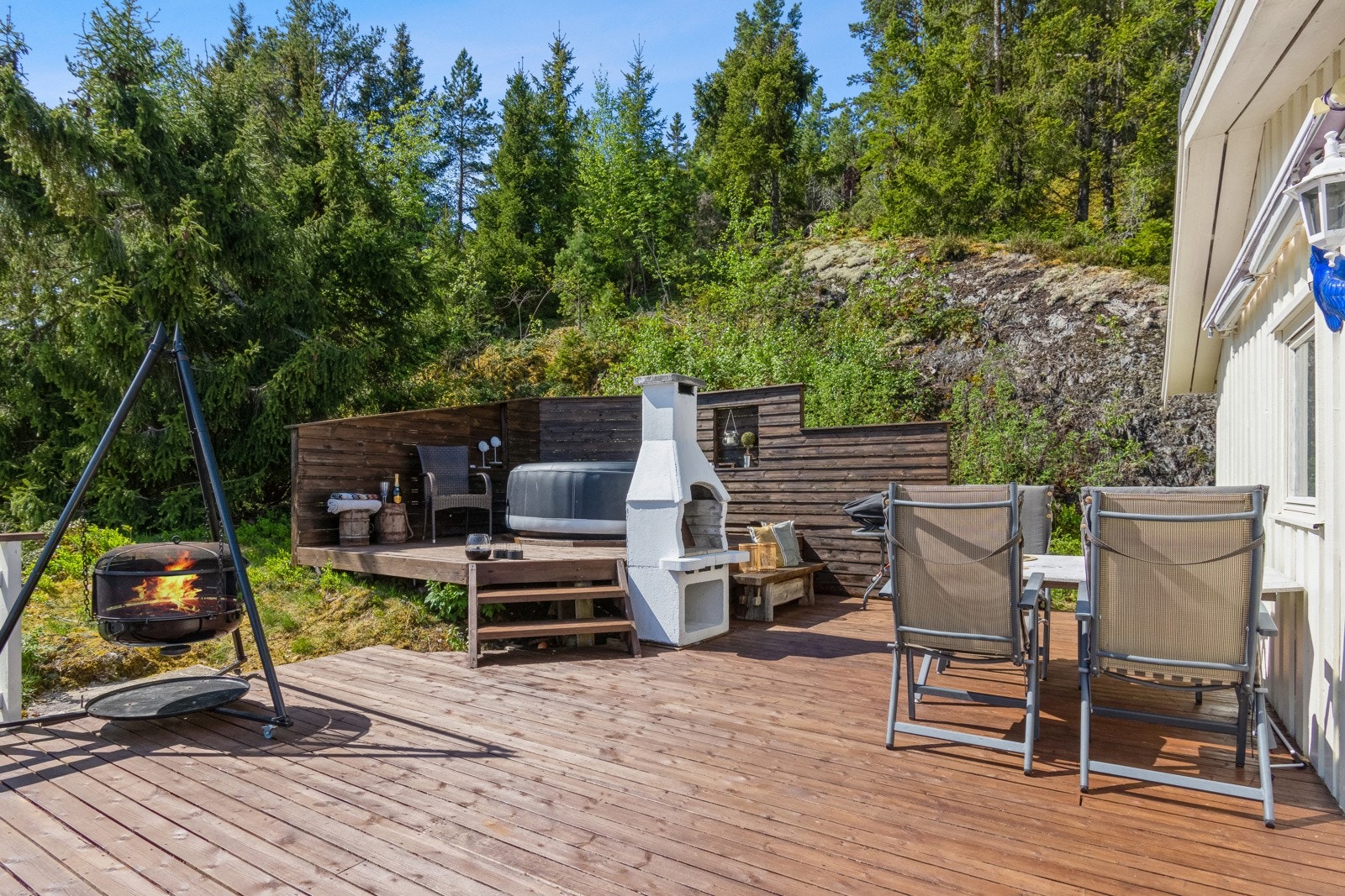 Stor terrasse med muligheter for å møblere etter eget ønske og behov. Galleribilde