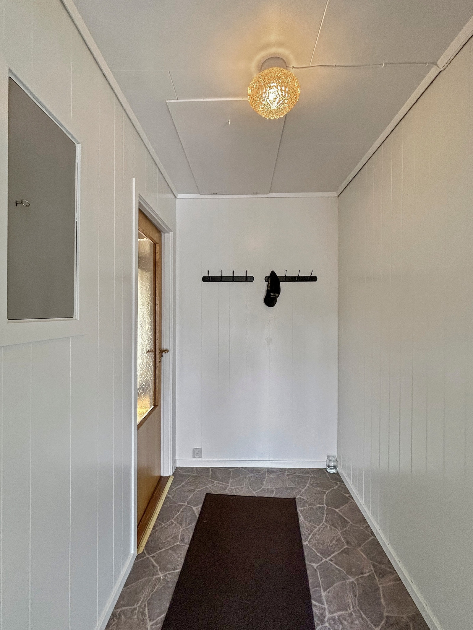 Praktisk vindfang med mye plass Galleribilde