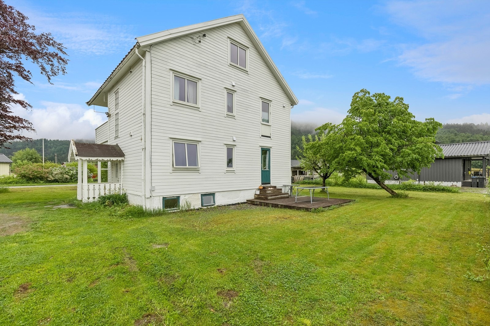 Det meste av kledning er av nyere dato, og eier opplyser det har blitt gjennomført etterisolering. Galleribilde