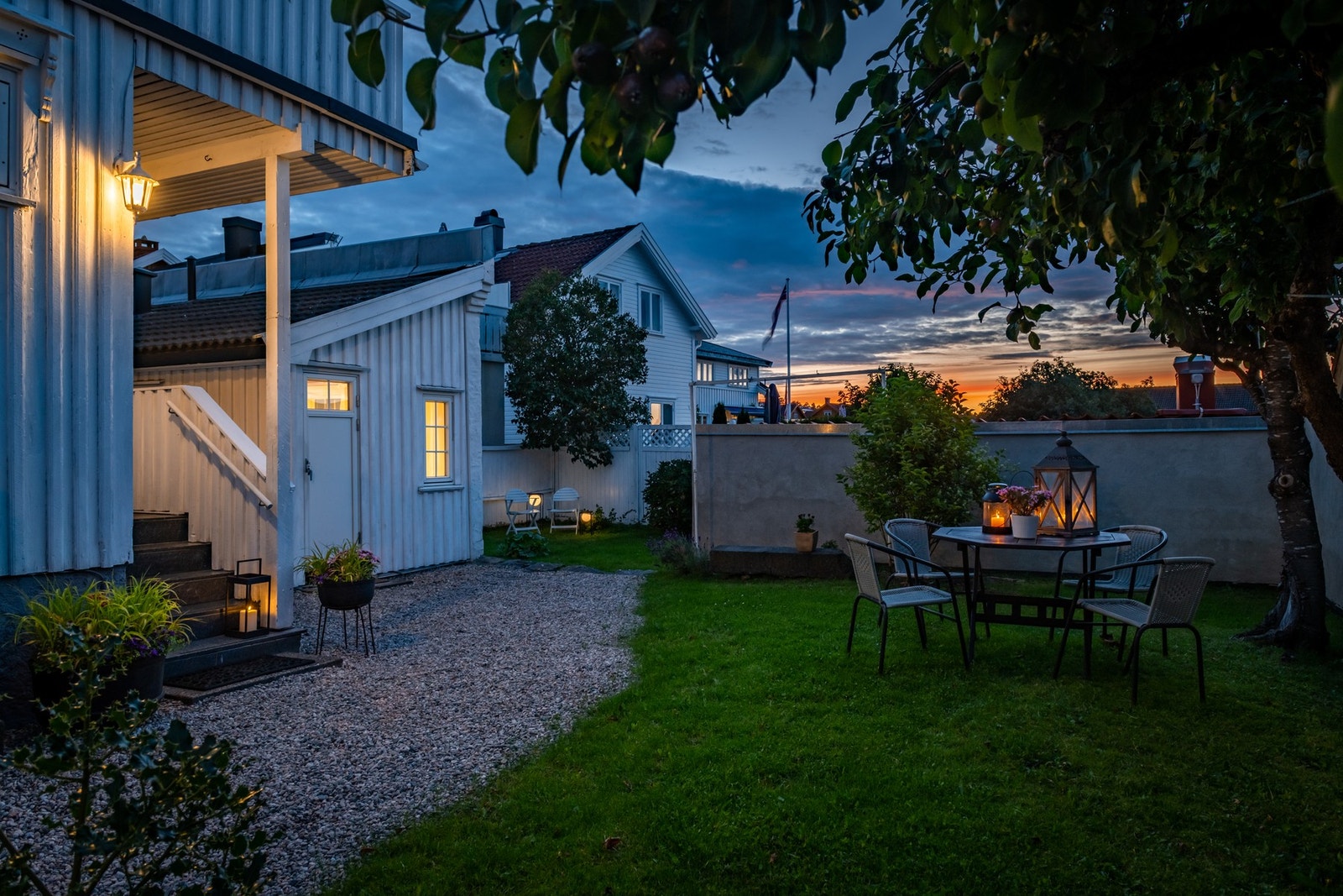 Solrik eiendom og flere plasser å nyte sommeren. Galleribilde