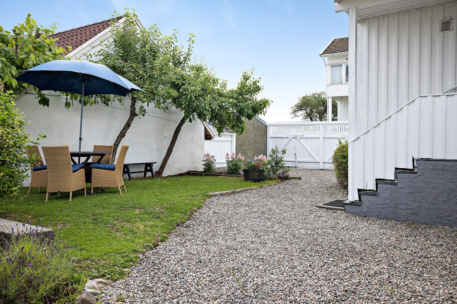 Gårdsplass & hage Galleribilde