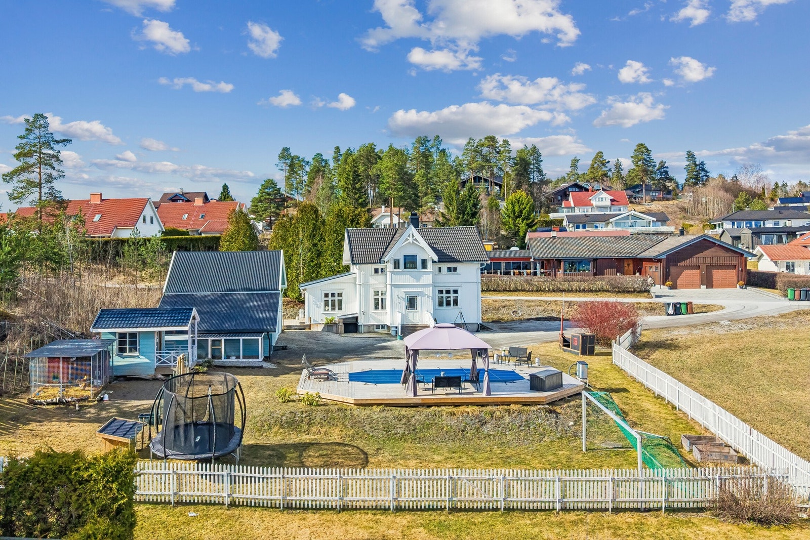 Rikelig med plenareal Galleribilde