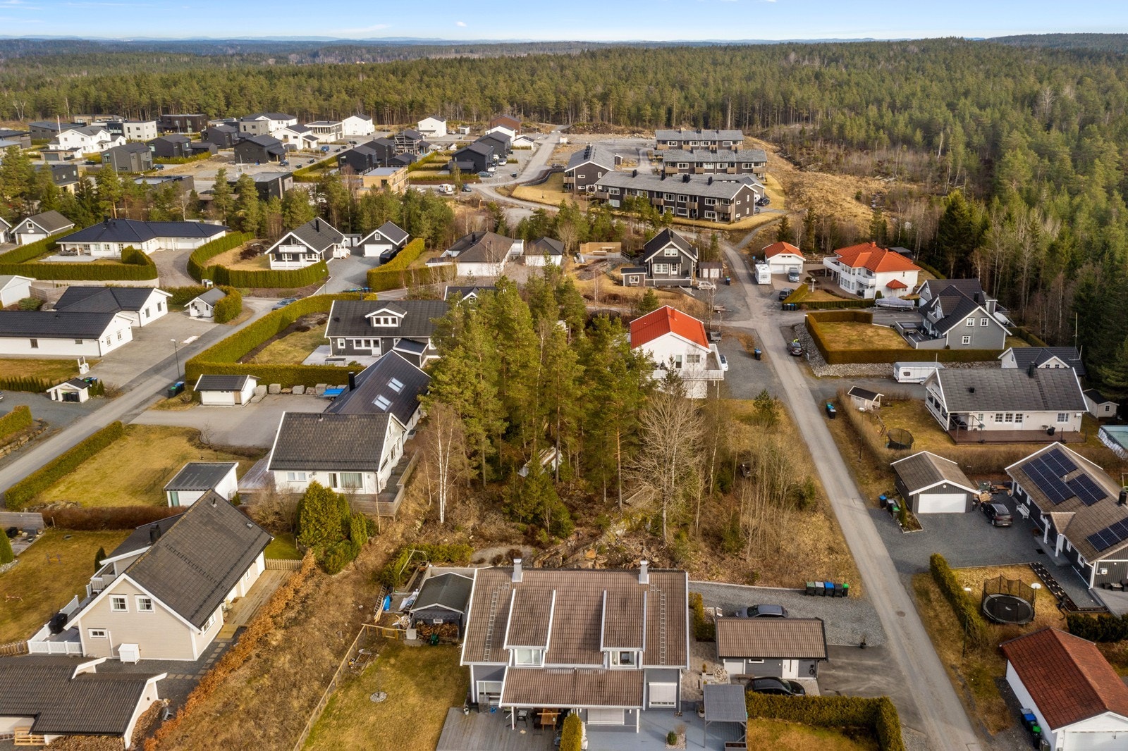 Boligfeltet er familievennlig, med rolige gater og en oversiktlig struktur. Galleribilde