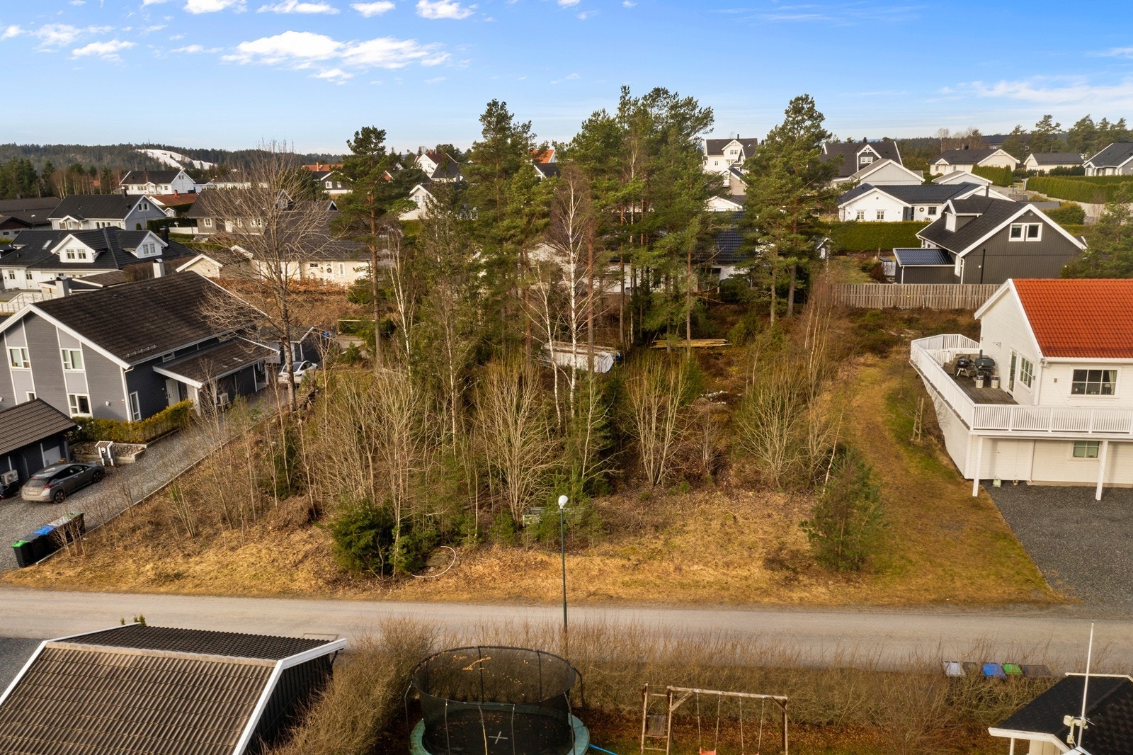 Attraktiv tomt i et veletablert boligfelt, klar for å realisere en ny enebolig. Galleribilde