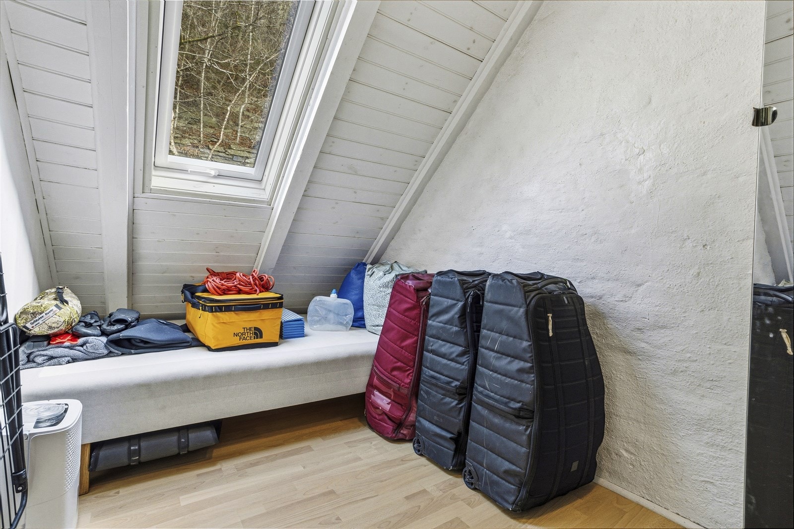 Rommet i loft etg. er i dag innredet som soverom, men er opprinnelig byggemeldt som bod. Galleribilde