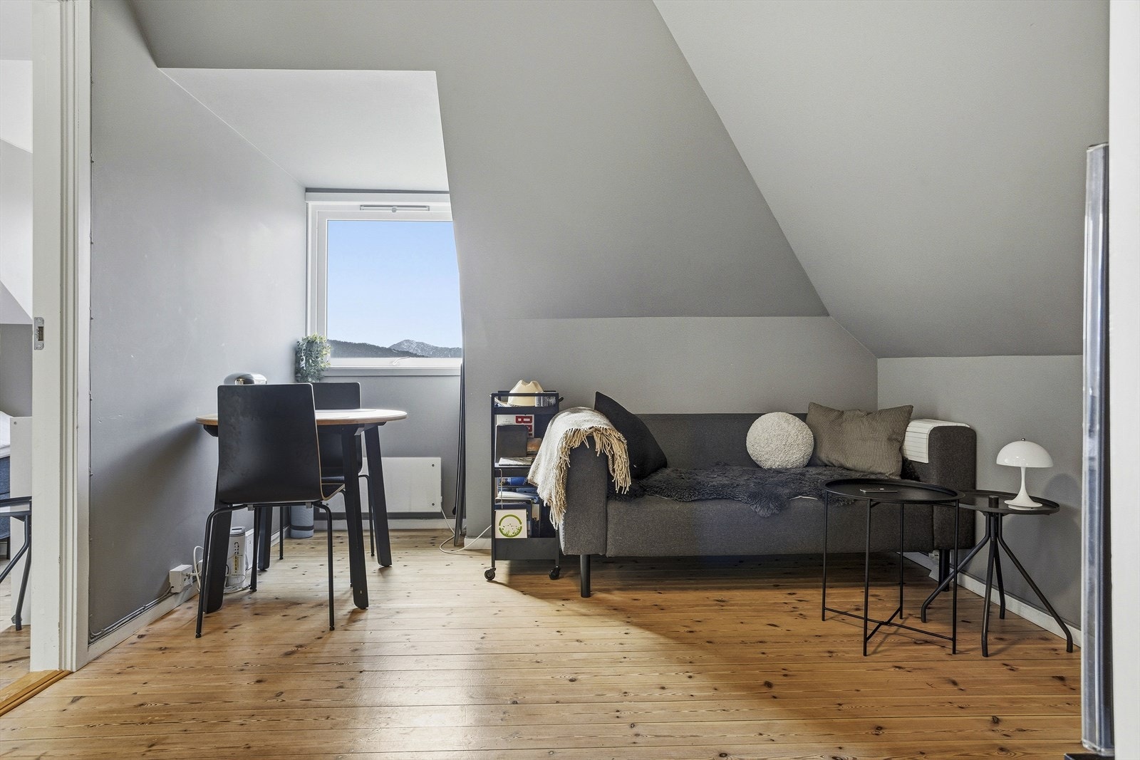 Lun stuekrok med flott utsikt. Galleribilde