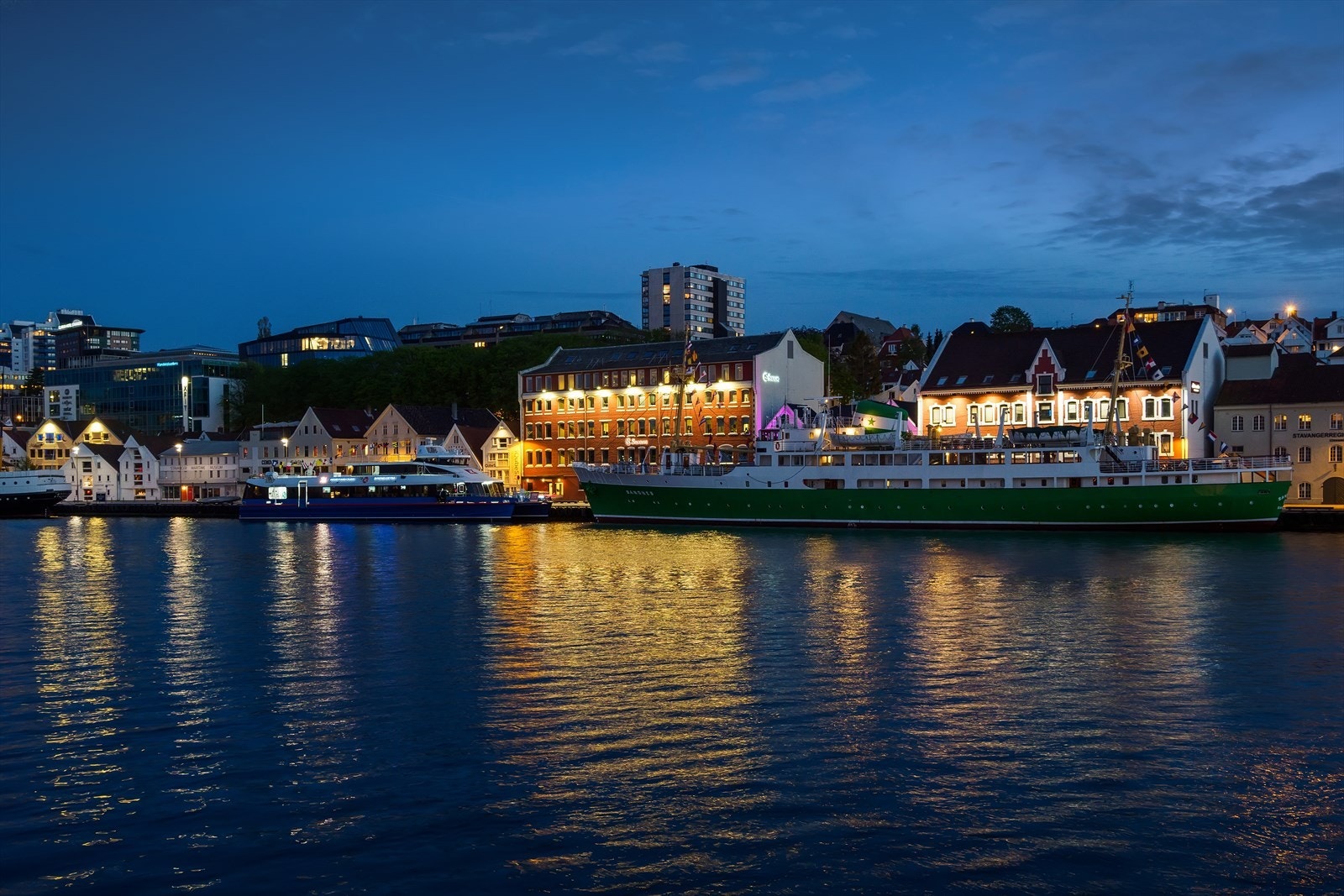 Promenaden i Vågen Galleribilde