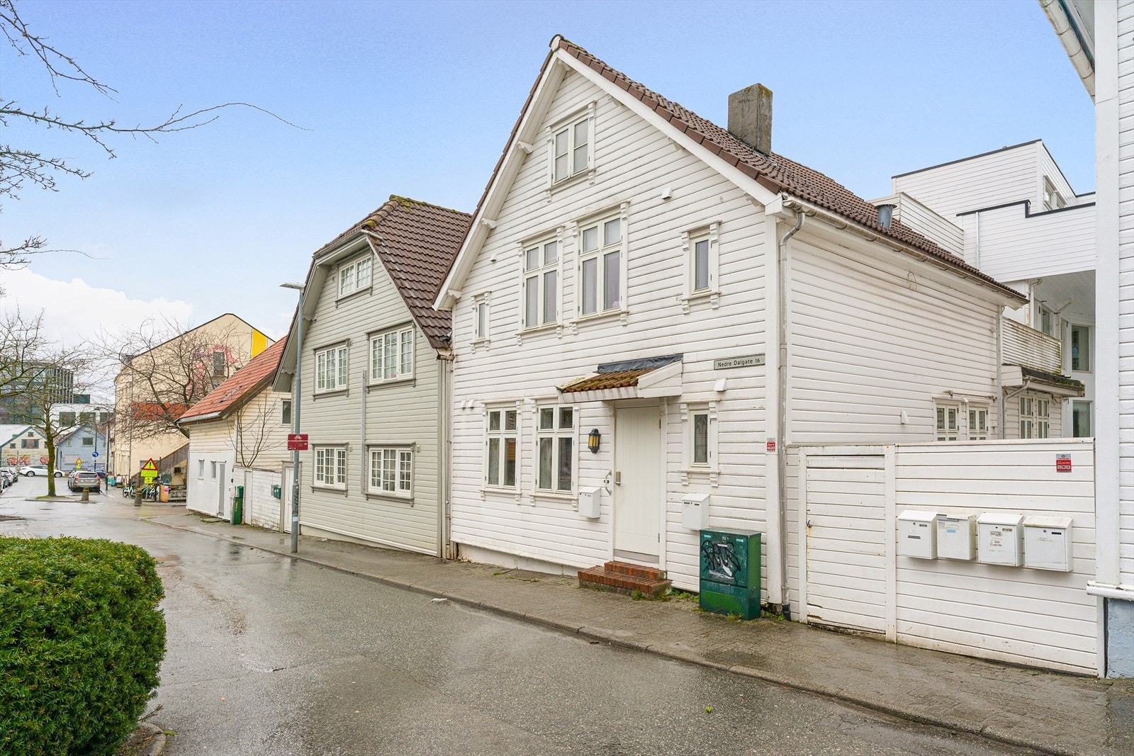 Leiligheten har en svært sentral beliggenhet, med umiddelbar nærhet til Pedersgata. Galleribilde