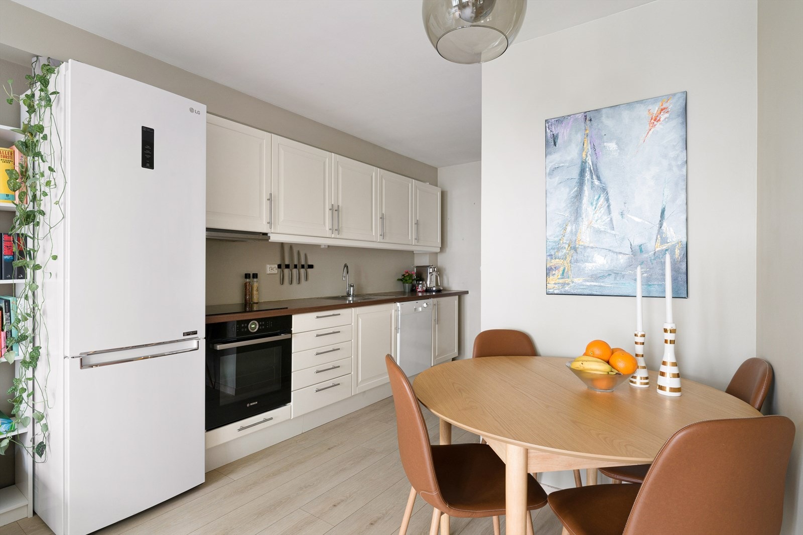 Her har du også plass for en spisekrok hvor du kan nye måltider sammen. Galleribilde