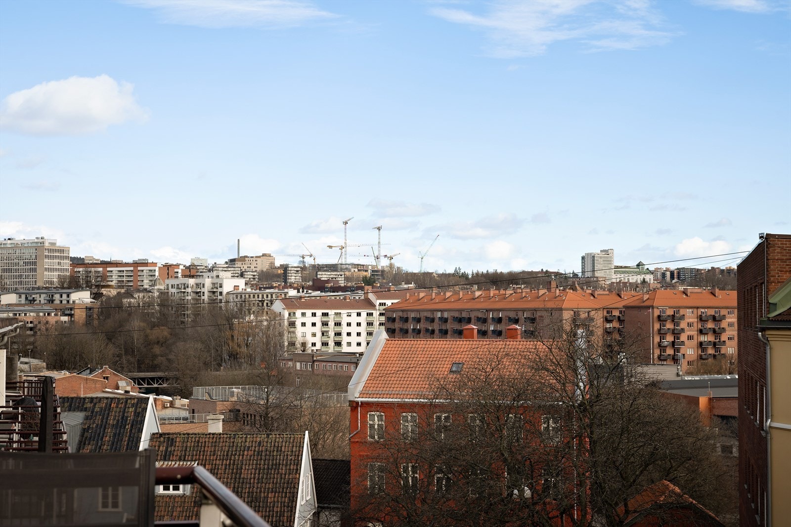 Fra leiligheten er det utsyn over deler av Sagene og omkringliggende kvartaler Galleribilde