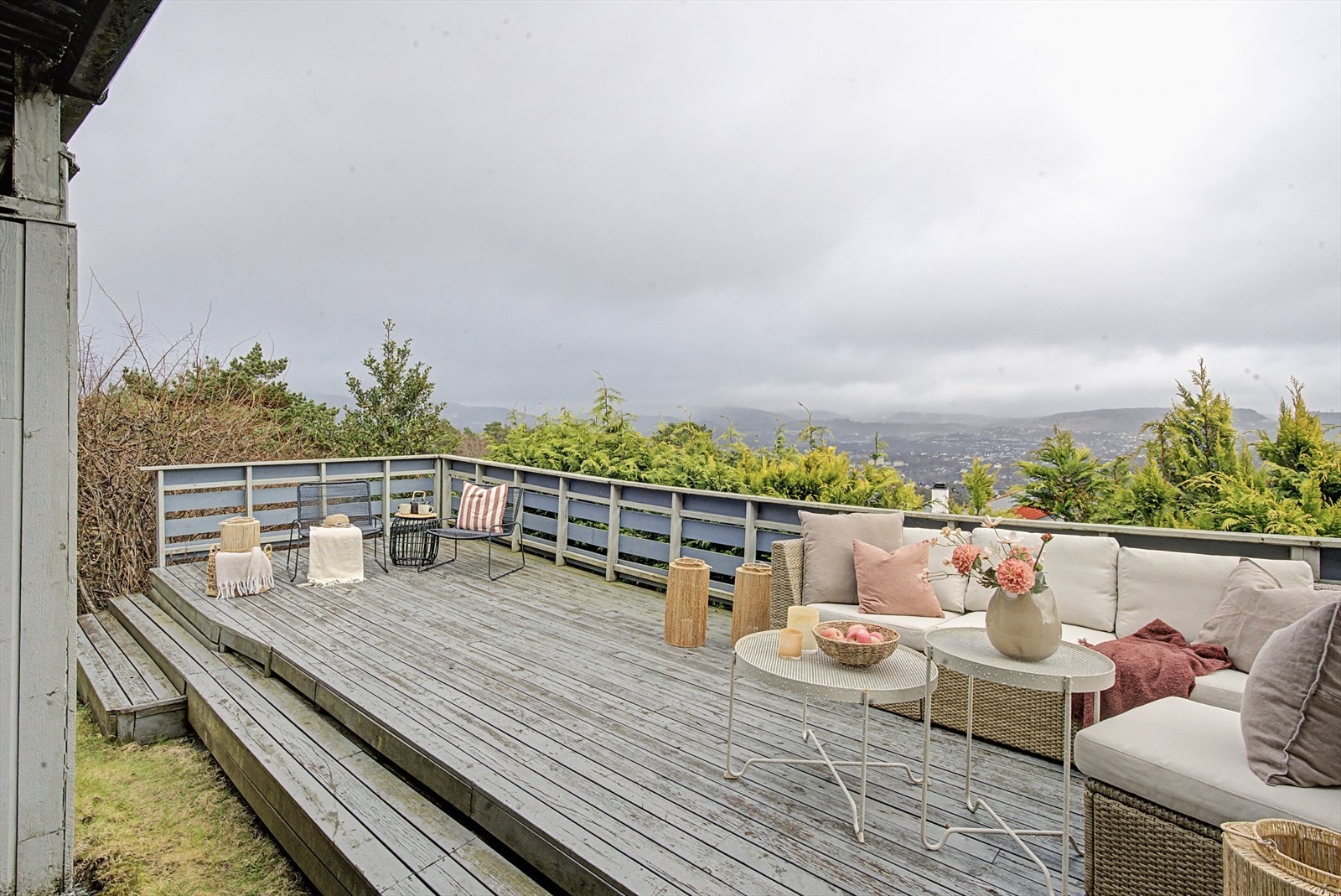 Hovedterrassen er på hele 28,4 kvm Galleribilde