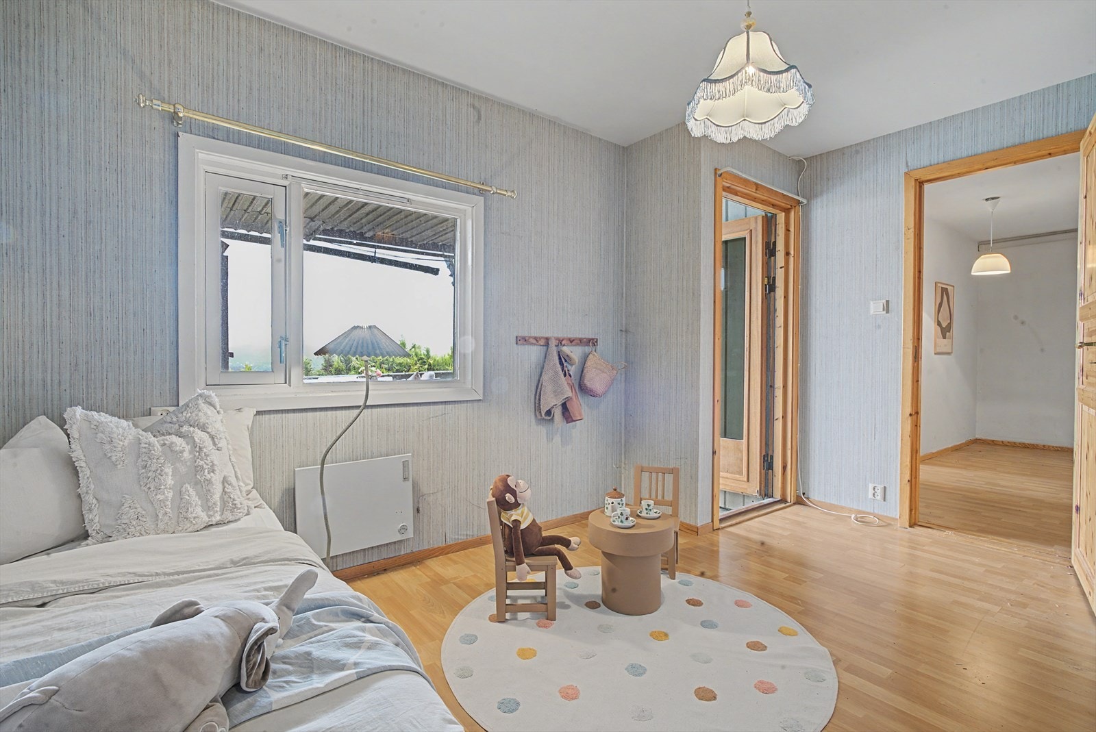 Rommet har også en egen innvendig bod, samt garderobeskap. Galleribilde