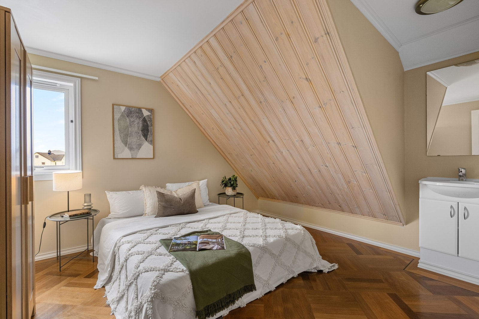 2. etg - Soverom 1 Galleribilde