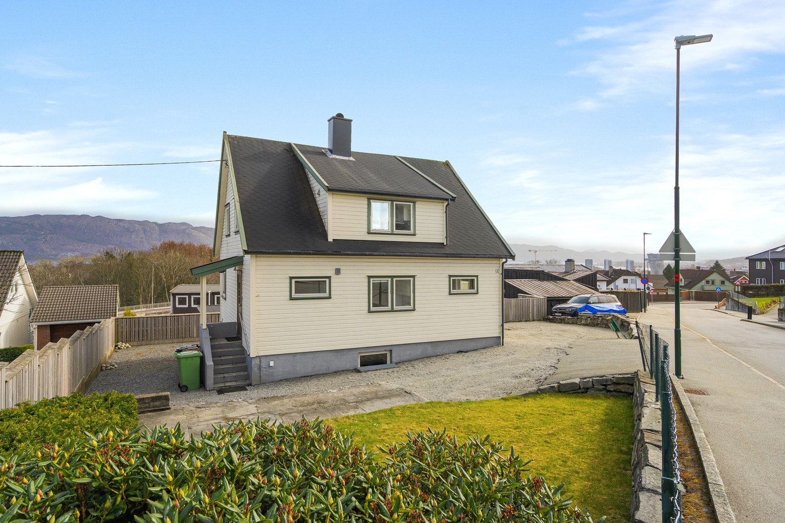 Hel tomannsbolig med sentral beliggenhet. Galleribilde