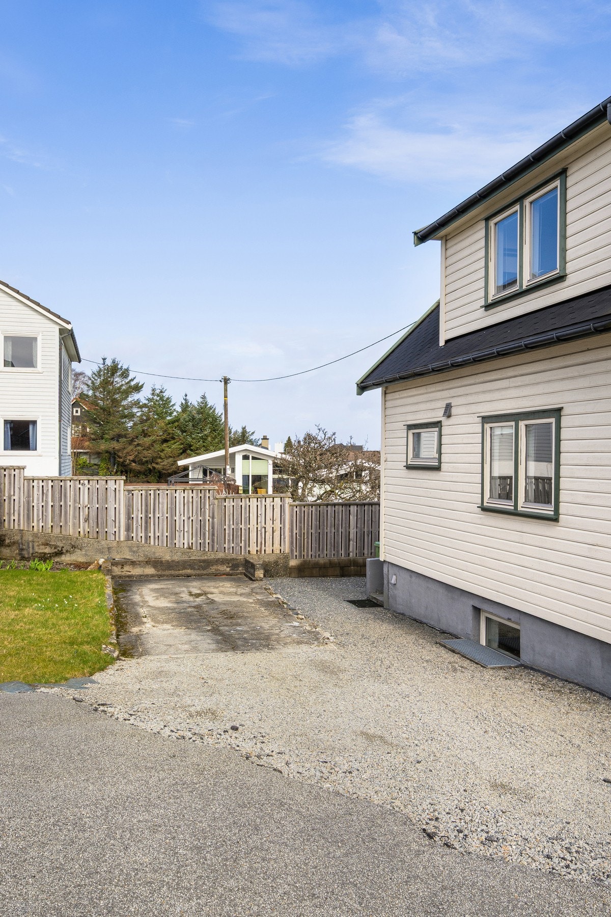 Det er gode muligheter for parkering på tomt. Galleribilde