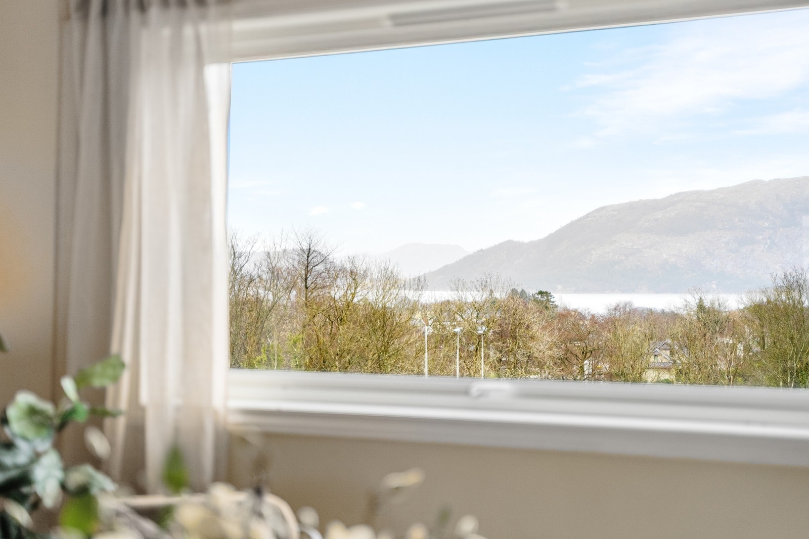 Utsikt mot Gandsfjorden og Lifjell. Galleribilde