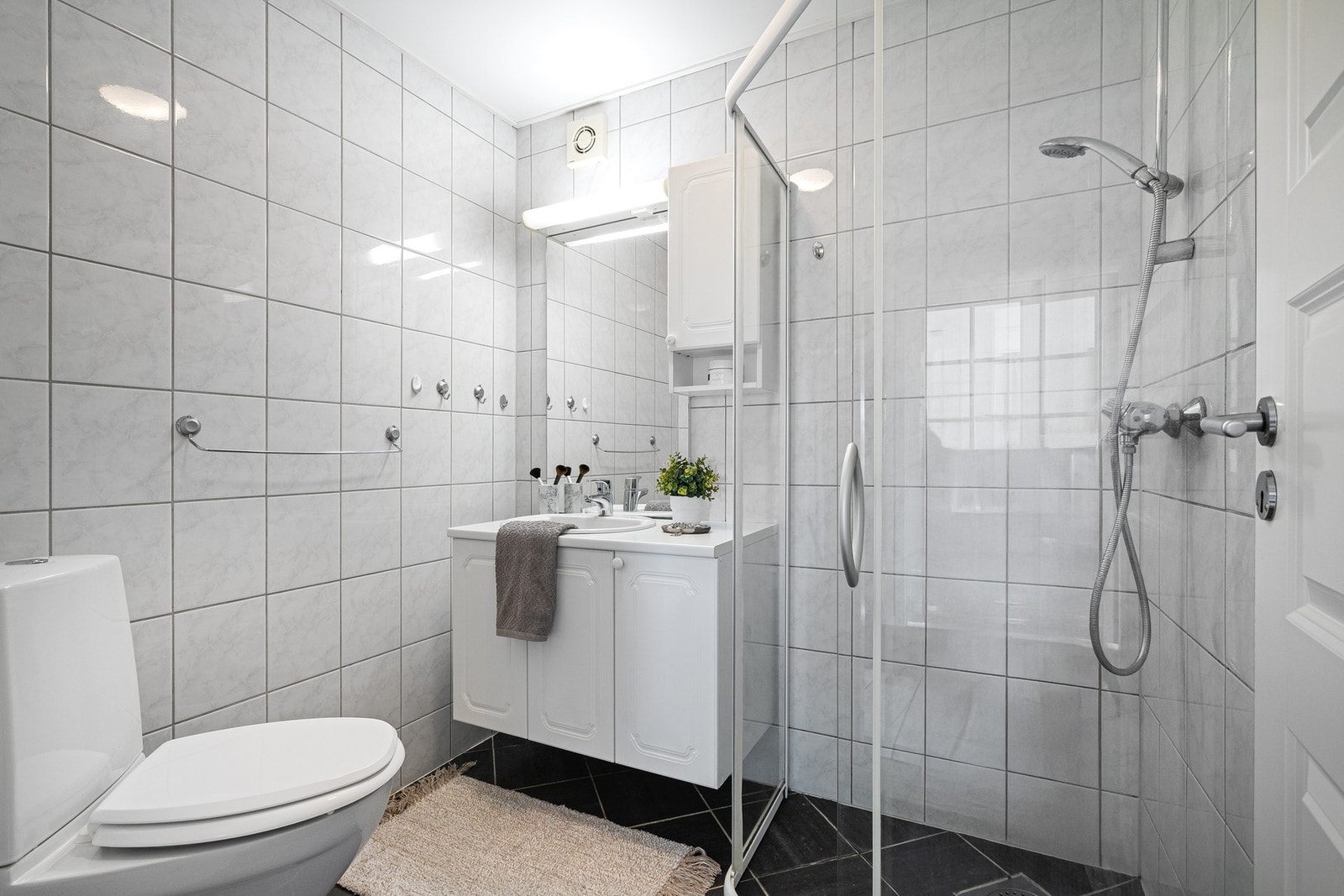 1. etg - Bad Galleribilde