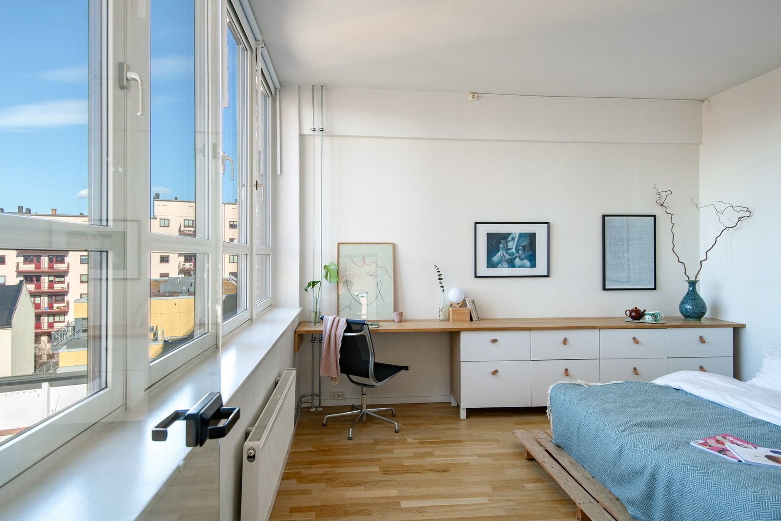 Fellesutgiftene inkluderer fjernvarme, varmtvann og bredbånd. Galleribilde