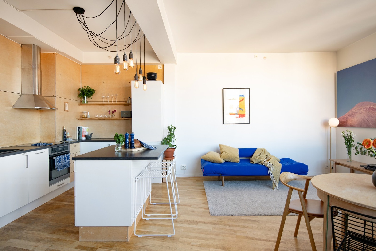 Her får du en moderne 2-roms hvor industriell sjel møter dagens komfort. Galleribilde