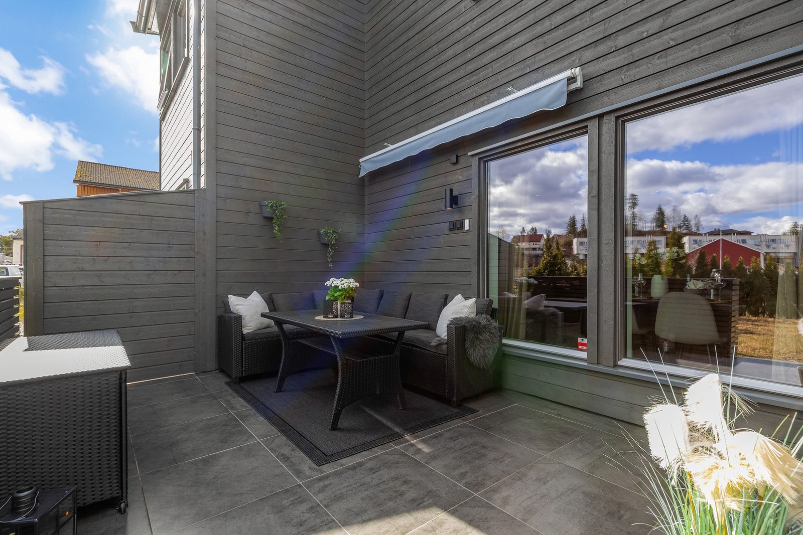 Terrasseplatting er på ca. 19 kvm Galleribilde