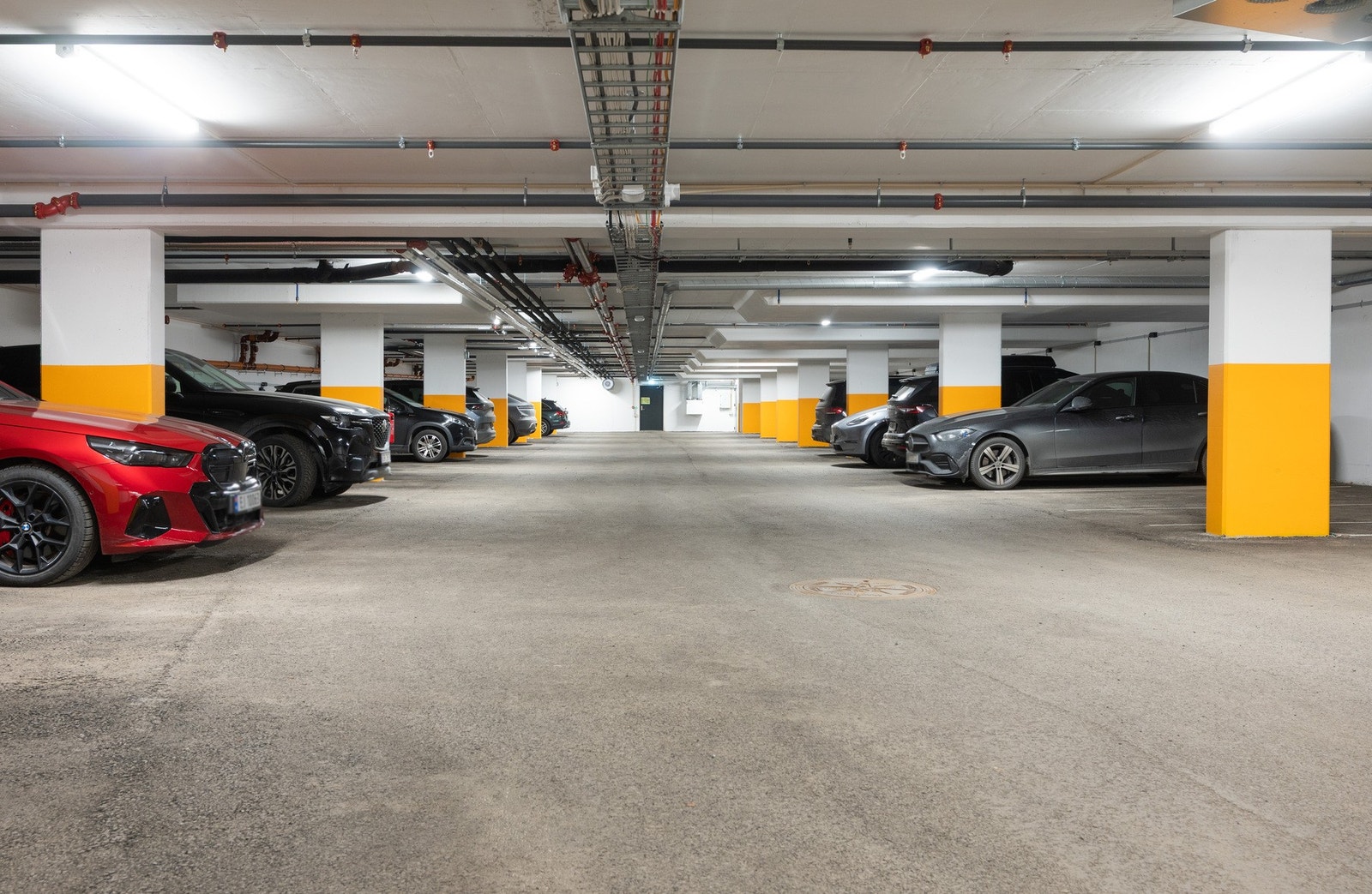 Mulighet for kjøp av 1 garasjeplass til kr 450 000,- med montert lader. Galleribilde