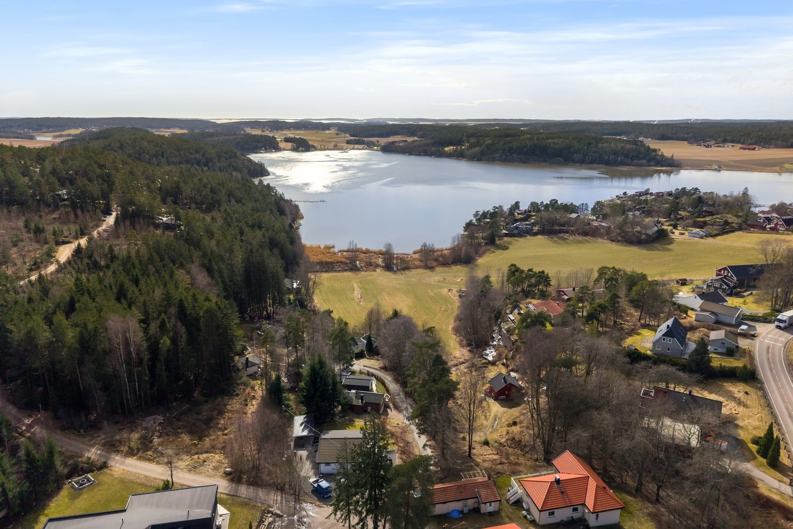 Det er kort vei til sjøen. Galleribilde