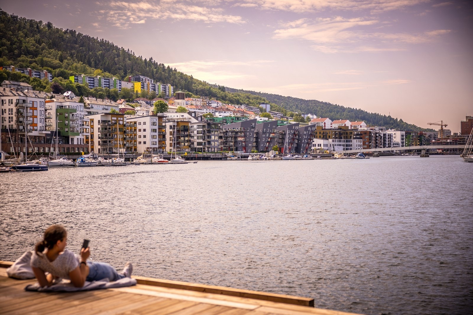 Her kan du nyte favorittlunsjen til en fantastisk utsikt mot fjorden. Galleribilde